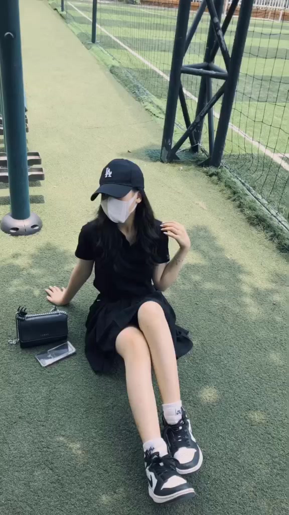 Áo croptop polo nữ vải cotton đẹp có cổ tay ngắn màu trắng đen ghi hồng, Ao crop top Geleva GE761 | BigBuy360 - bigbuy360.vn