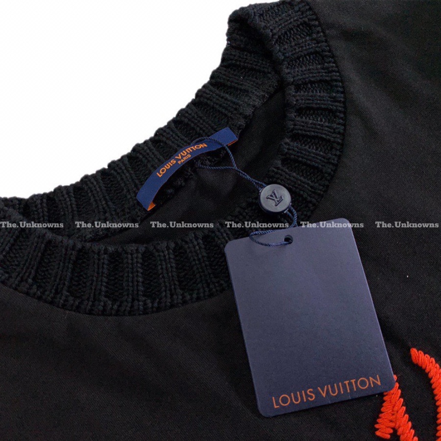⚡️[Hight Quality] - Áo Tee Luon Vuitton EMBROIDERED MOCKNECK TEE Chữ Thêu Cao Cấp, Áo Thun LV cổ bo full túi tag