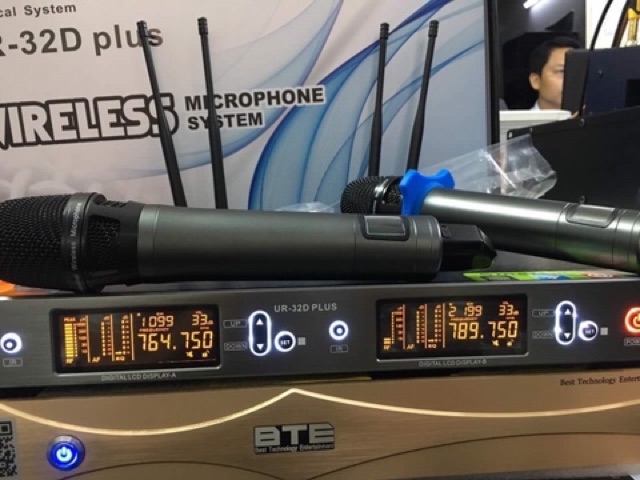 🎤🎤🎤 Micro Shure UR-32D Plus Cao Cấp 4 Cột Sóng 🎤🎤🎤