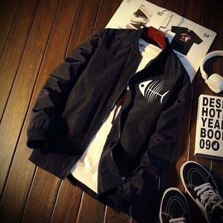 Áo khoác bomber kaki lót dù logo xương cá