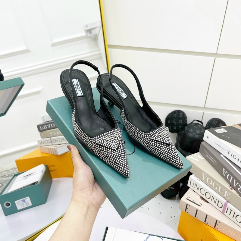 Guốc prada mũi nhọn gót nhú đính đá quai sau