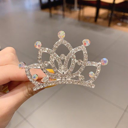 Vương miện cài tóc kiểu dáng đẹp mắt cho bé gái
