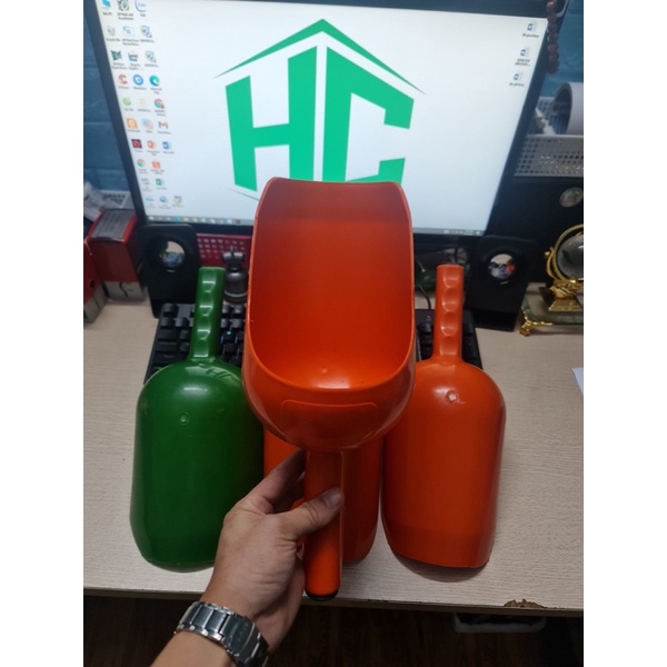 Ca Xúc Cám Nhựa 1kg - Gáo Xúc Cám Nhựa Cao Cấp, An Toàn
