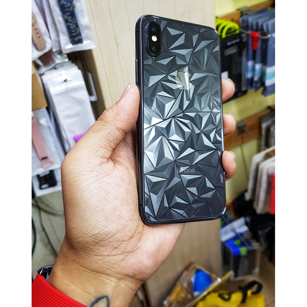 Dán lưng Iphone Xs trong vân kim cương cá tính