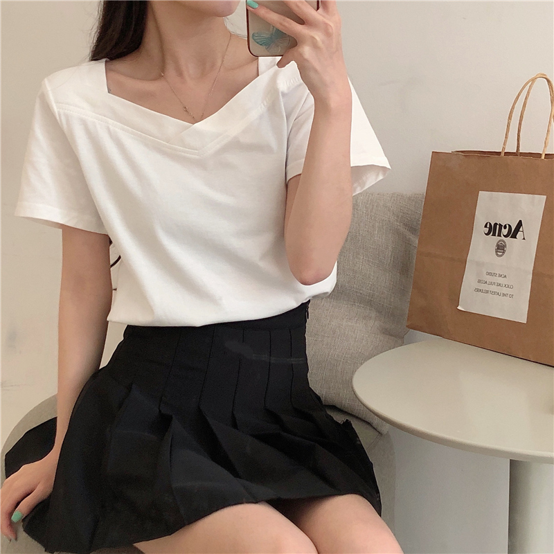 Áo nữ tay ngắn cổ chữ V thời trang xinh xắn