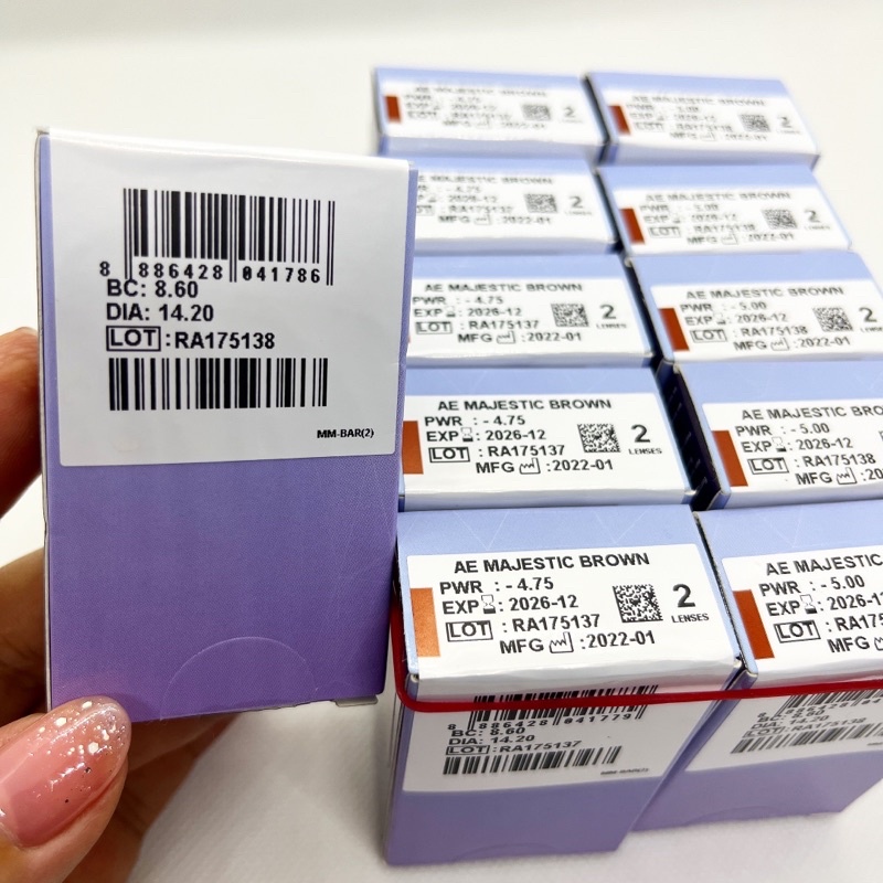 Kính áp tròng 3 tháng Freshkon Alluring eyes màu Majestic Brown- lens cận từ 0.00 độ đến -9.00 độ- tặng khay