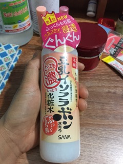 Nước hoa hồng sana của Nhật