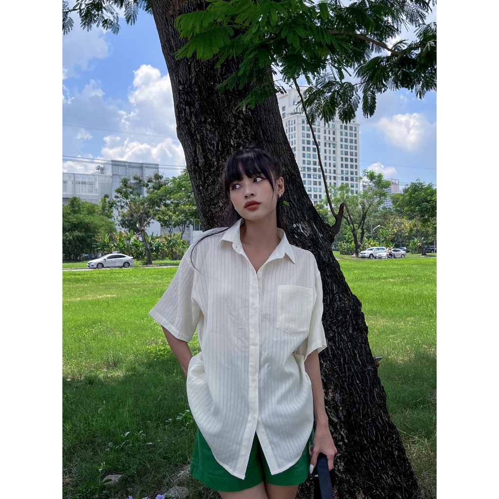 Sibling House - Áo kiểu sơ mi form rộng có túi nút dọc RENIE SHIRT