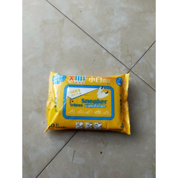 Gói 30 tờ giấy lau giày  thần thánh