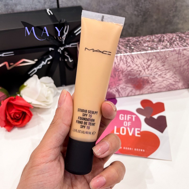 Kem Nền Cấp Ẩm Che Phủ Hoàn Hảo MAC Studio Sculpt Spf15 Foundation 40ml