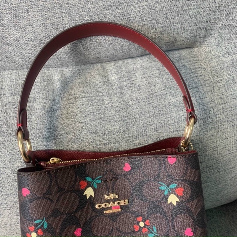 TÚI COACH TOWN BUCKET C7975