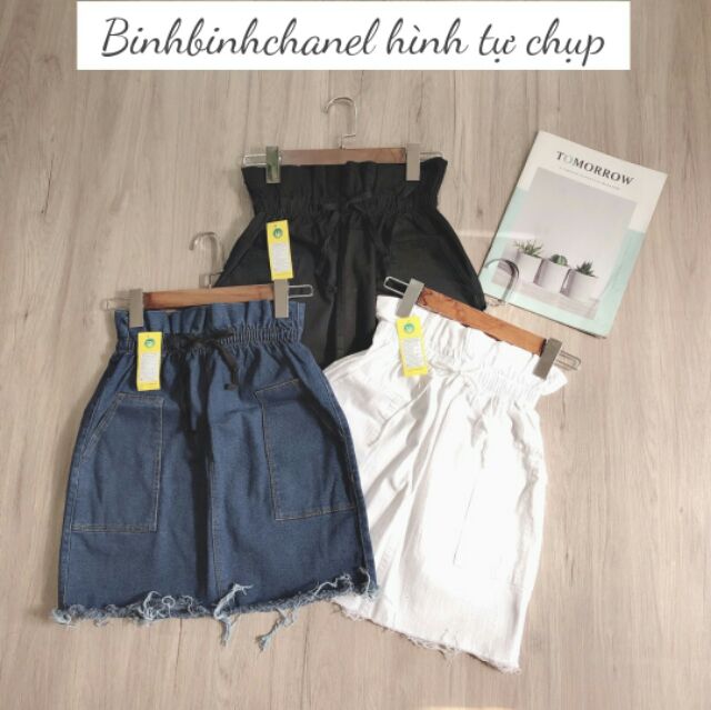 Chân váy jeans chữ A lưng cao đẹp tôn dáng.