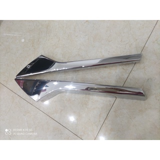 Trang trí calang mạ crom cho xe toyota cross 2019 2020 2021-2022