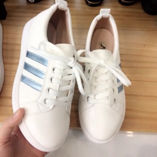 Giầy sneaker trắng size 35–> 39
