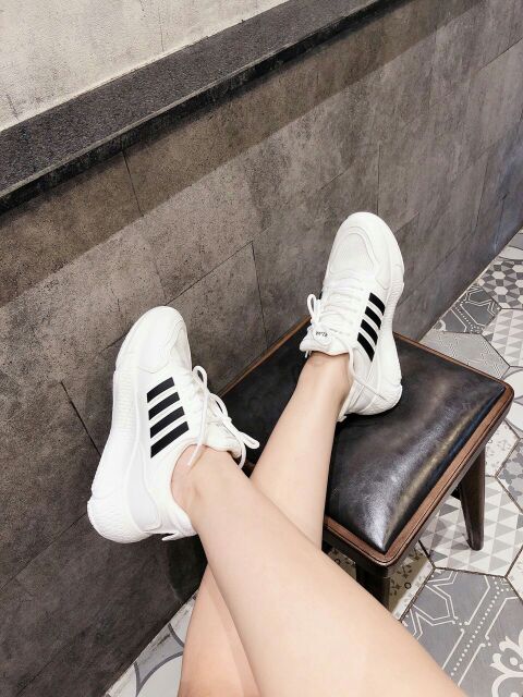 Giày thể thao vạch dạ quang 4 vạch