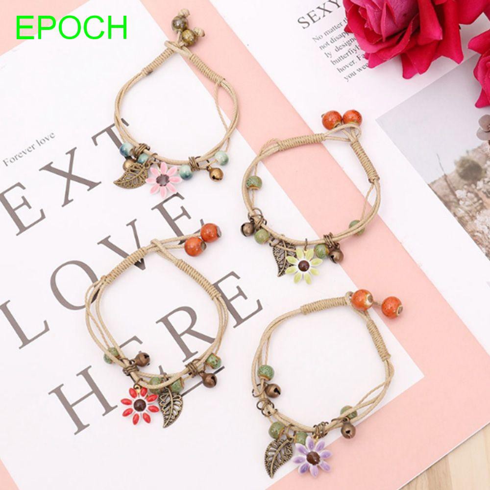 Vòng tay phong cách retro hợp thời trang