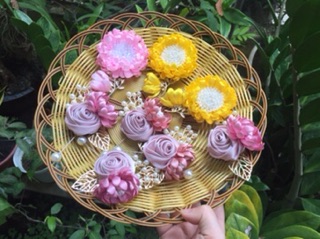 Hoa cài áo hoa hồng cuộn