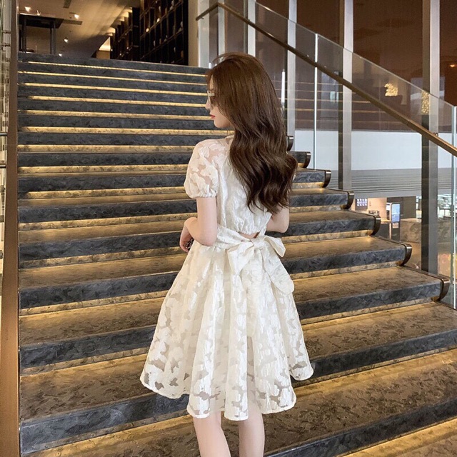 Đầm ren ngắn tay cổ vạt chéo cột dây sau lưng | BigBuy360 - bigbuy360.vn