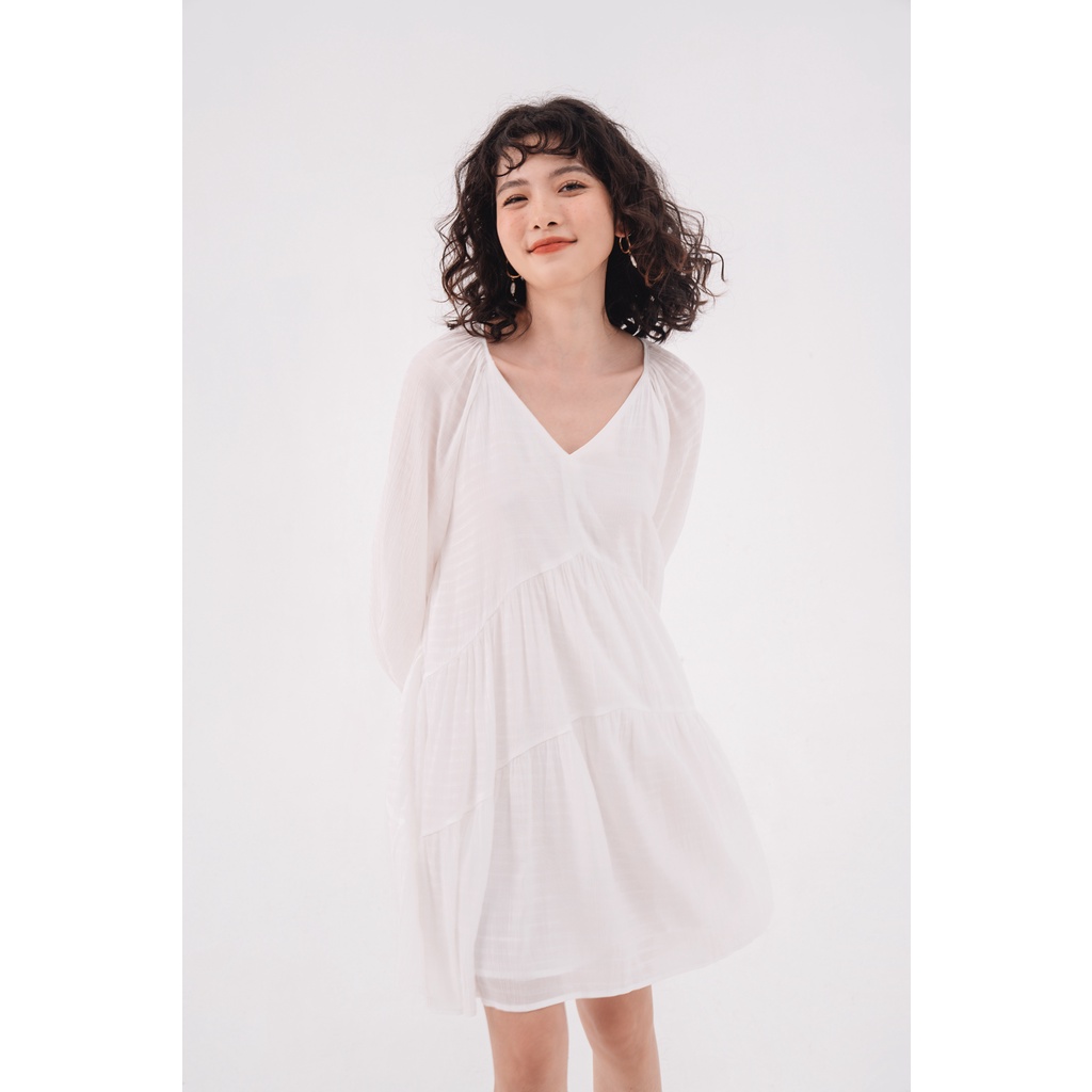Váy Windy Effortless Tủ Nhà Mây dáng rộng tay dài màu trắng