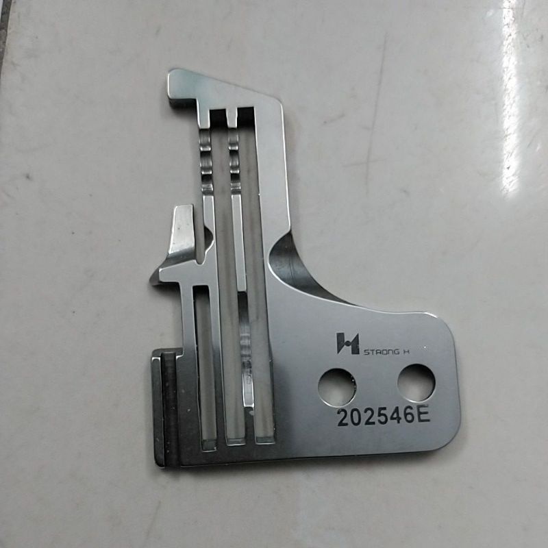 Bộ mặt nguyệt răng cưa máy vắt sổ M752-17.