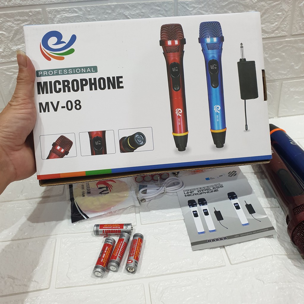 Micro không dây Karaoke MV08 (2 MIC Xanh - Đổ) sử dụng cho mọi Loa kéo, Âm ly, Vang. Hát cực nhẹ, hút mic, thiết kế đẹp