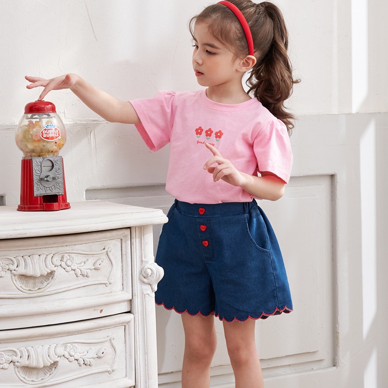 Quần short jeans Bebezoo cúc đỏ BEB2PT110