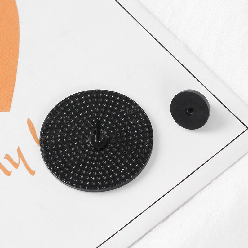 Ghim cài áo hình chú mèo âm dương màu trắng đen dễ thương