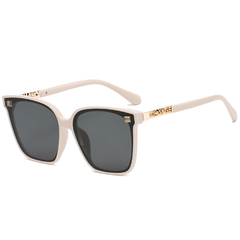 Kính mắt thời trang nữ chaneell