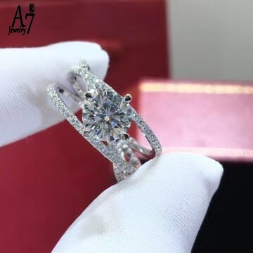Nhẫn Moissanite Pt950 bạch kim thời trang