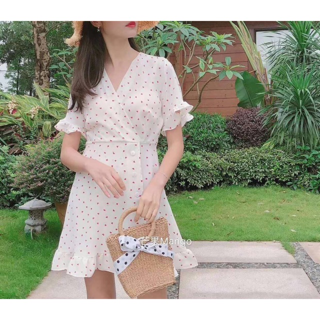 🌼 ĐẦM BE TRẮNG CHẤM TRÁI TIM VẠT CHÉO ĐÍNH KHUY TRÒN ĐUÔI CÁ ULZZANG🐠