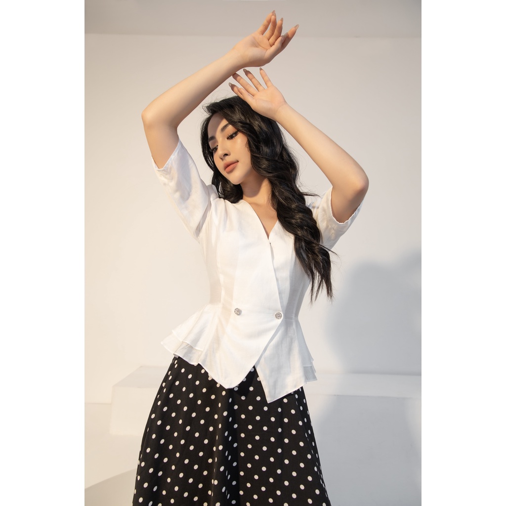 Áo sơ mi kiểu peplum, cổ tim, tay lỡ chất liệu vải tơ Nhật Peplum Designed Blouse BLS40051 CLARA MARE