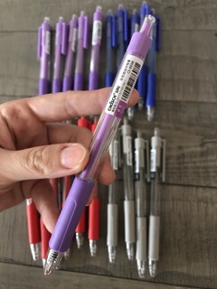 Bút nước bấm Chosch 8689