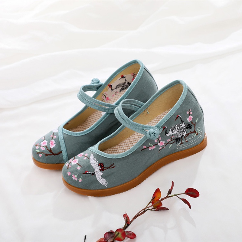 Giày tăng chiều cao IELGY thêu họa tiết dân tộc cho nữ