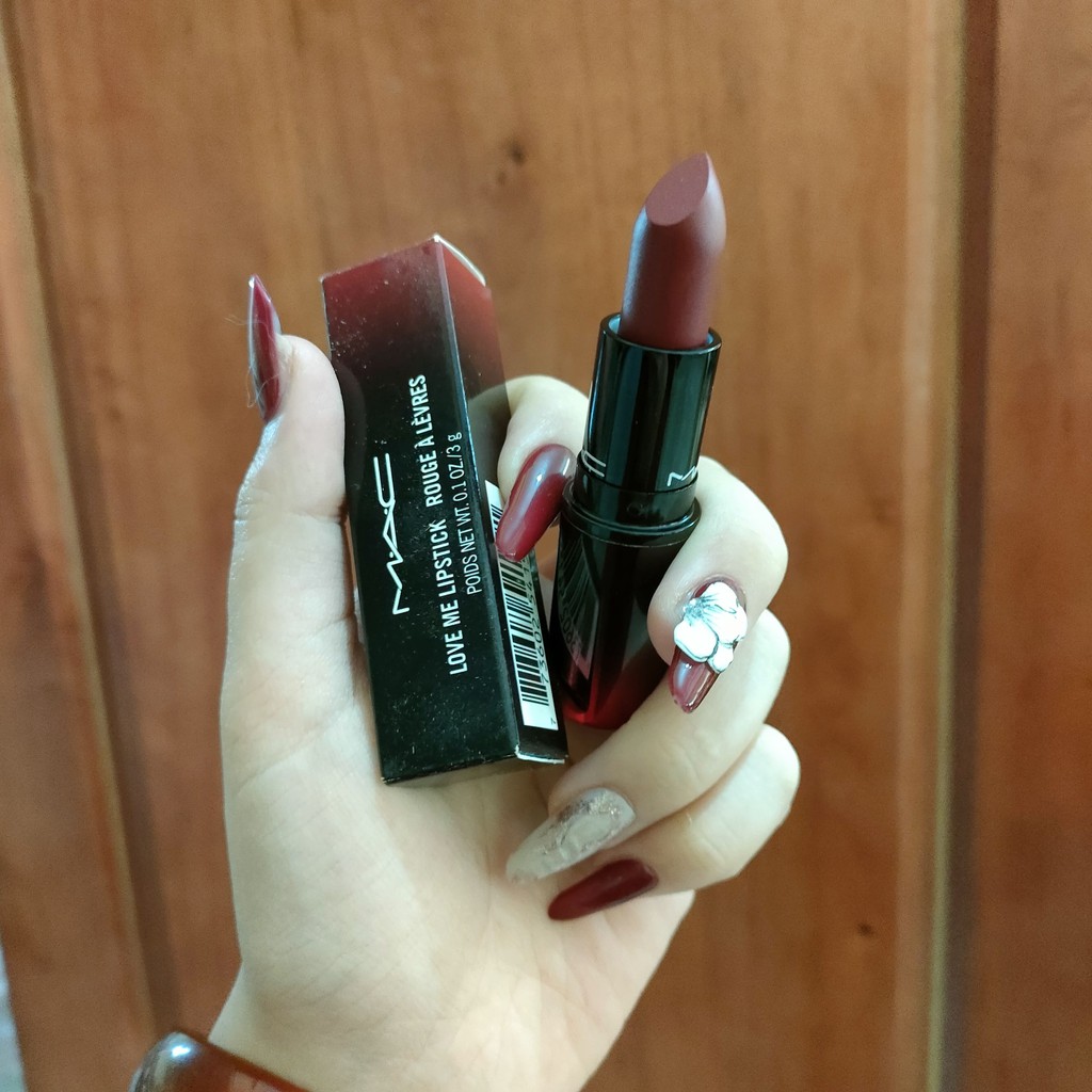 Son lì Mac love me lipstick rouge à lèvres Màu 423 E for effortless 3g sắc đỏ quyến rũ và mê hoặc