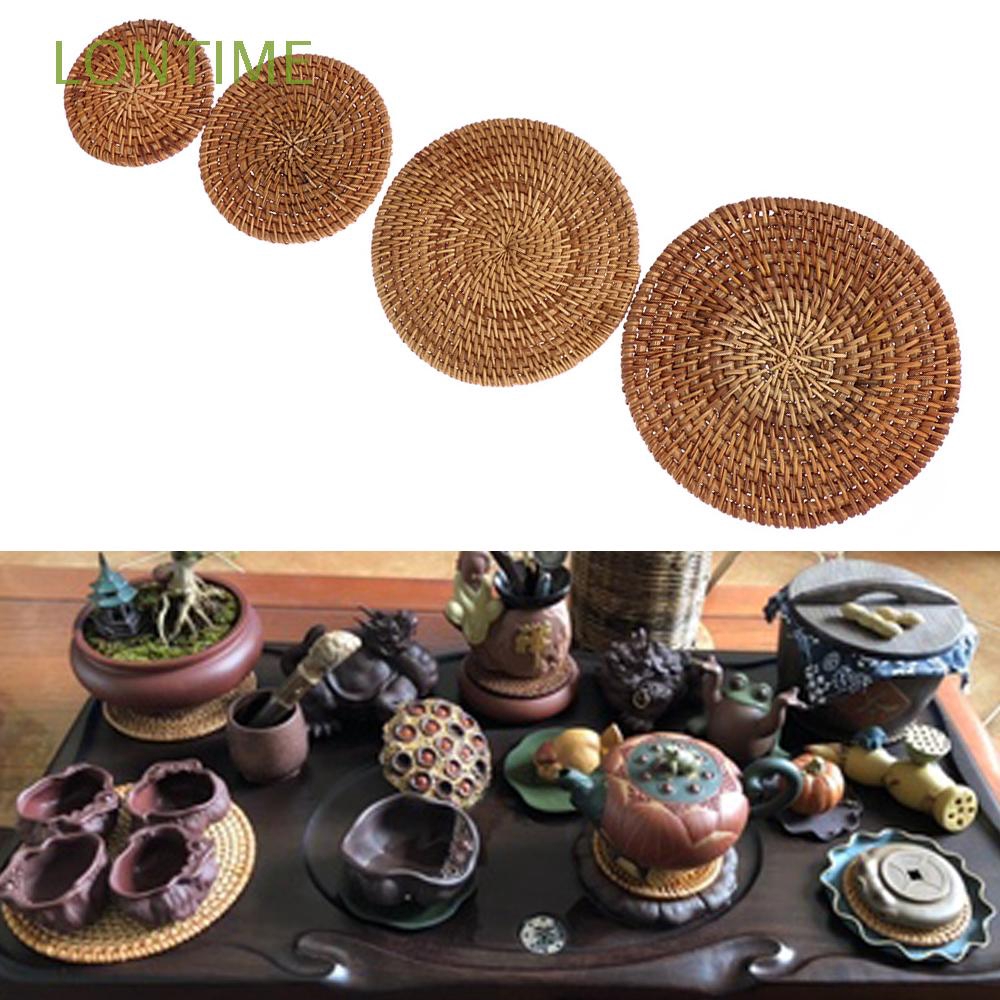 Tấm lót ly làm bằng mây kiểu dáng đơn giản tiện dụng