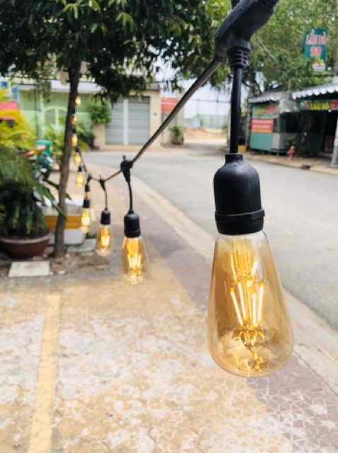 Đèn dây ngoài trời 10M 15 đui  chưa bóng.