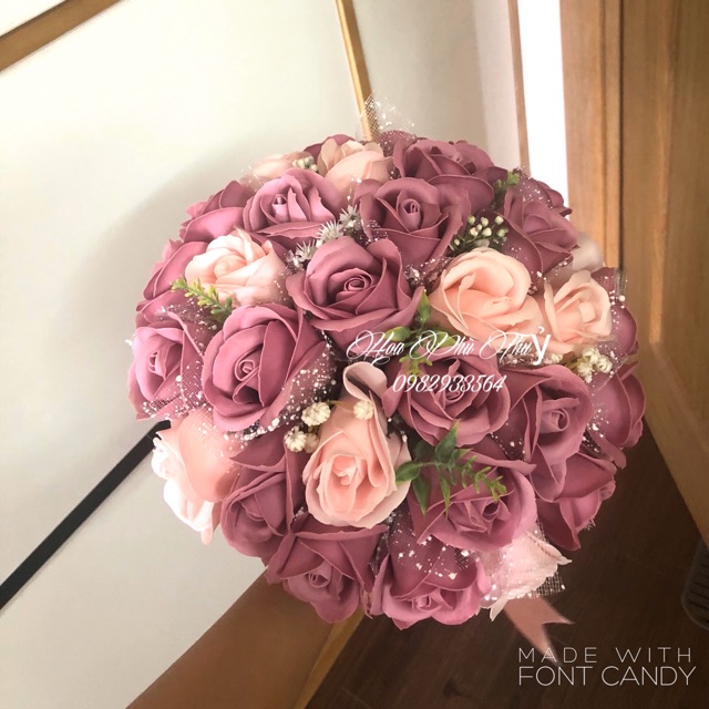 Bó hoa cầm tay cô dâu bằng sáp thơm 31 bông
