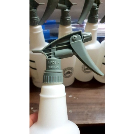 BÌNH XỊT TAIWAN_ CHUYÊN ĐỰNG HÓA CHẤT CHĂM SÓC XE