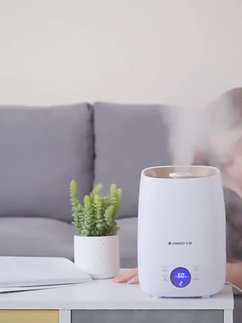 Máy Phun Sương Tạo Ẩm Chính hãng CHIGO - Máy Tạo Ẩm Dung Tích Lớn 4L, Ngắt Khi Hết Nước, Phun Sương Đều Công suất 30W | BigBuy360 - bigbuy360.vn