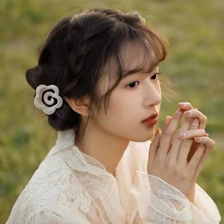 Cute Korean style flower hair clip for girls