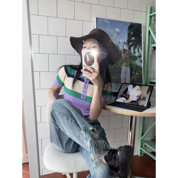 Áo len kẻ cổ bẻ