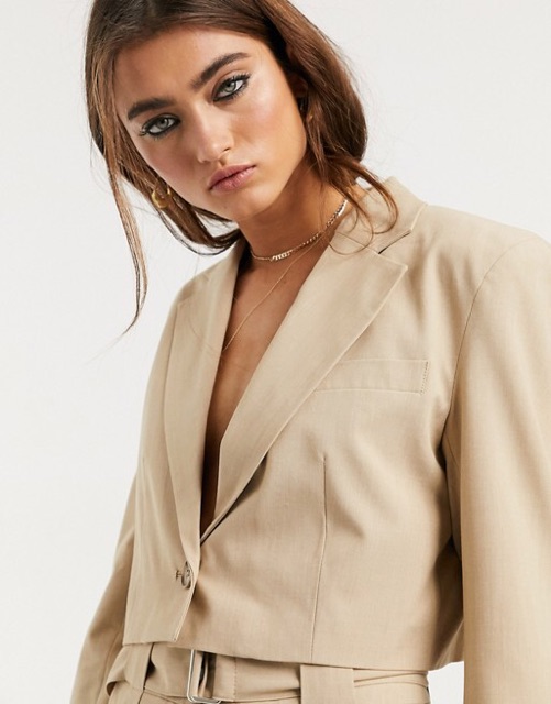 Đức - Áo blazer Bershka sale auth new tag cao cấp chính hãng crop top lửng ngắn có lót 2 lớp độn vai màu be kem bsk nude | BigBuy360 - bigbuy360.vn