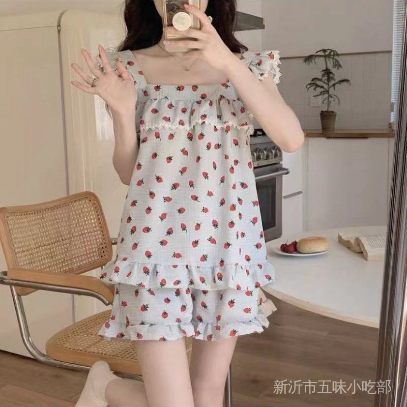 Bộ Đồ Ngủ Áo Hai Dây Phối Quần Short Họa Tiết Dâu Tây Dễ Thương Thời Trang Mùa Hè Cho Nữ