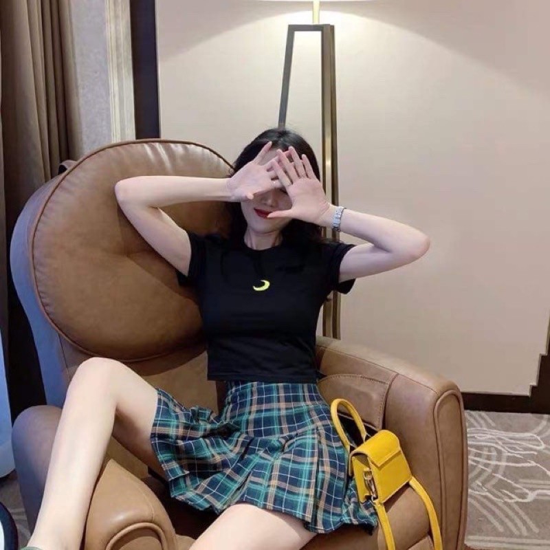 ÁO CROPTOP THÊU MẶT TRĂNG XINH SẮN