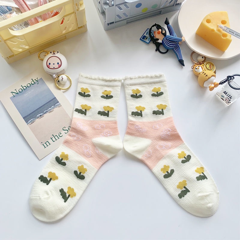 Đôi Vớ Thoáng Khí Phối Ren Họa Tiết Thỏ Dễ Thương Bắt Mắt