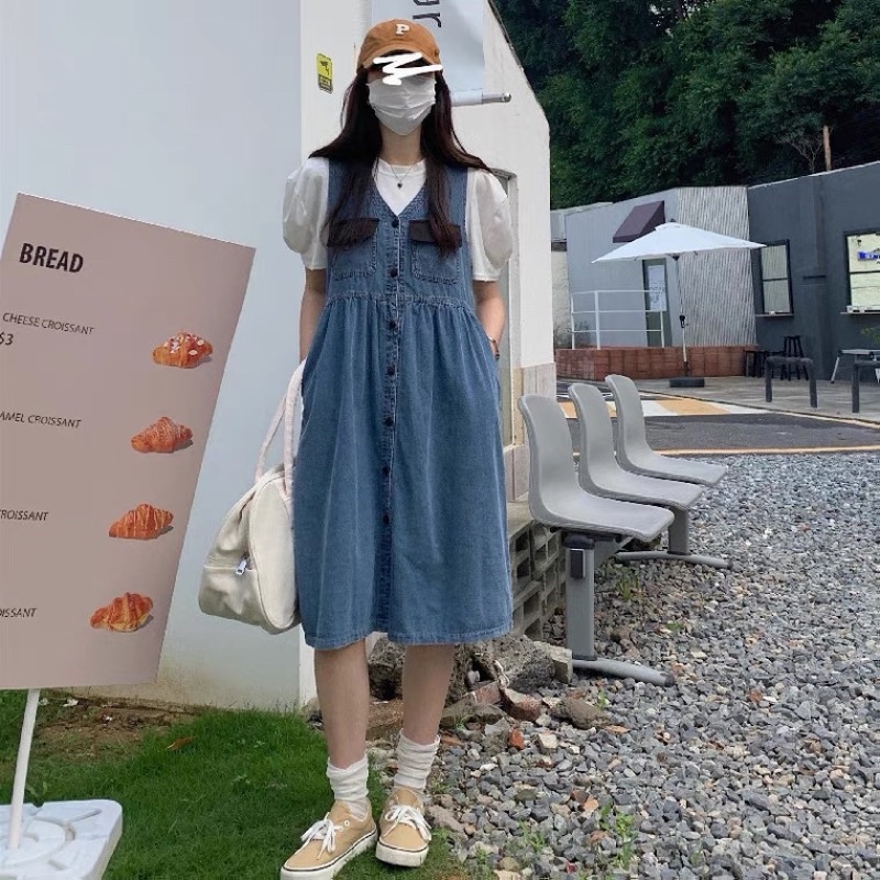 Váy yếm denim nữ tính phong cách thời trang retro