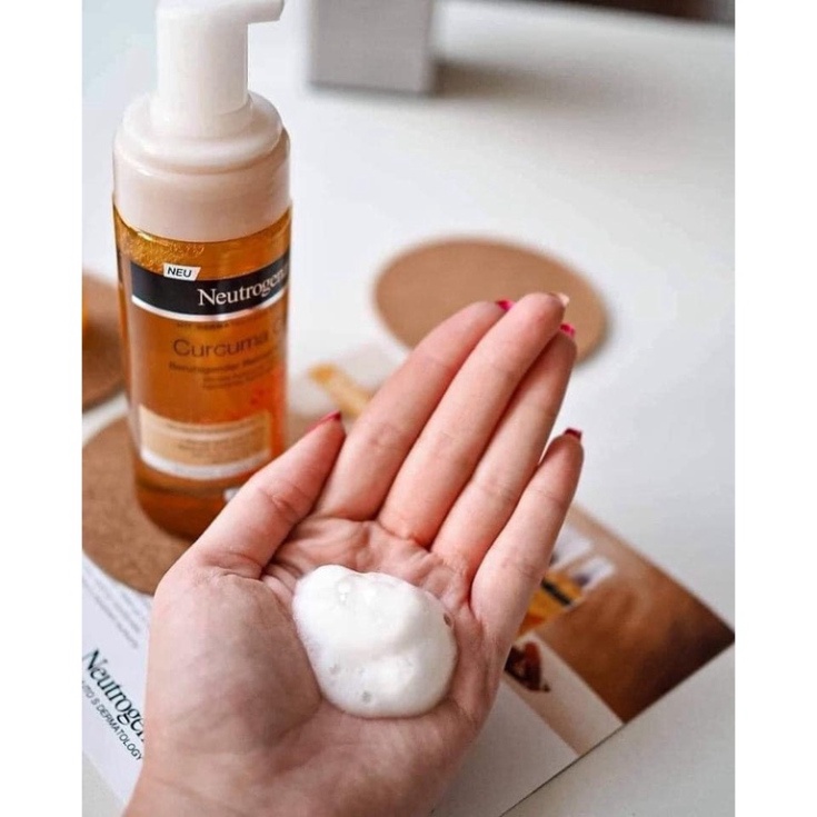 Sữa rửa mặt tạo bọt Neutrogena Nghệ Curcuma Clear 150ml