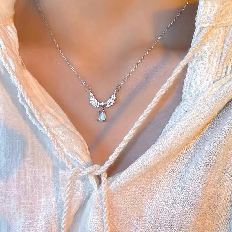 Dây Chuyền Mặt Cánh Thiên Thần Đính Đá Zircon Sang Trọng