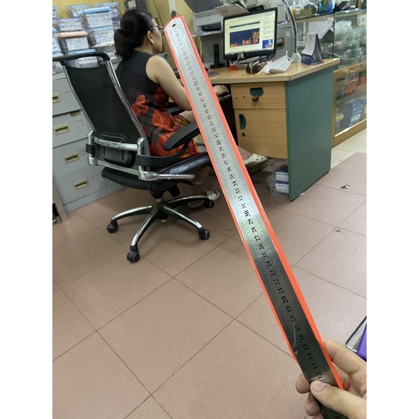 Thước sắt 60cm CHỐNG RỈ , 1 mặt centimet  ,1 mặt inch