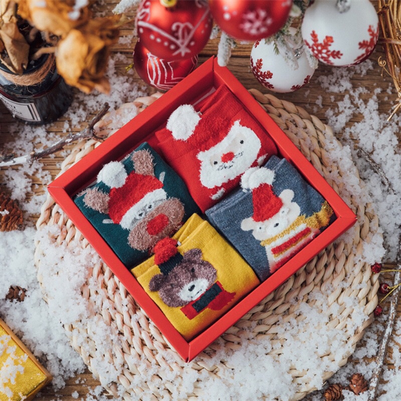 Set hộp 4 đôi tất vớ nữ hoạ tiết giáng sinh noel làm quà tặng cực dễ thương